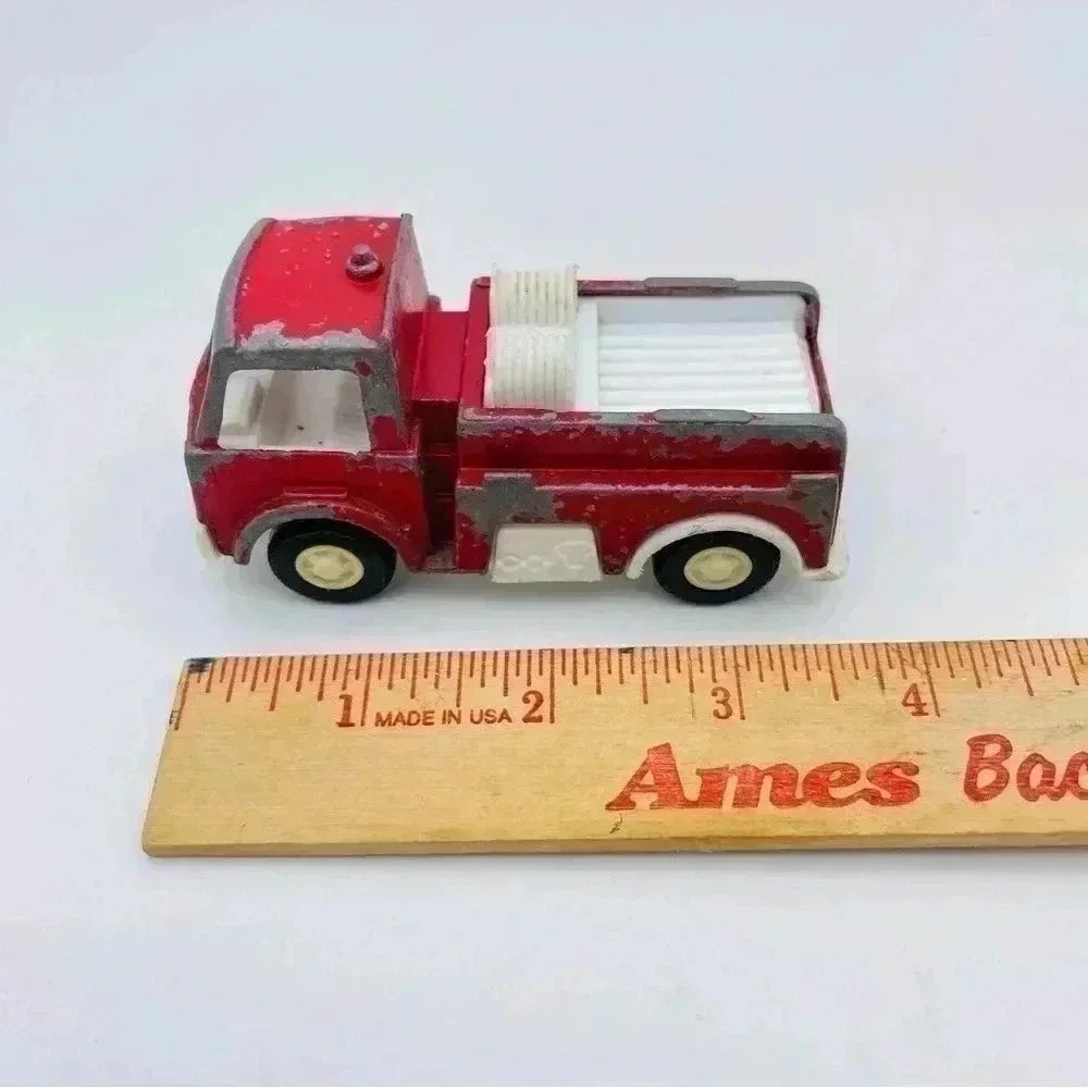 Vintage Tootsietoy Die-Cast Fire Rescue Truck Toy